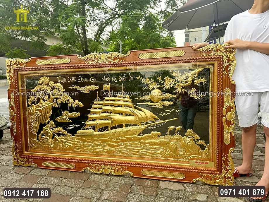 Họa tiết hoa văn được dát vàng 24K sang trọng